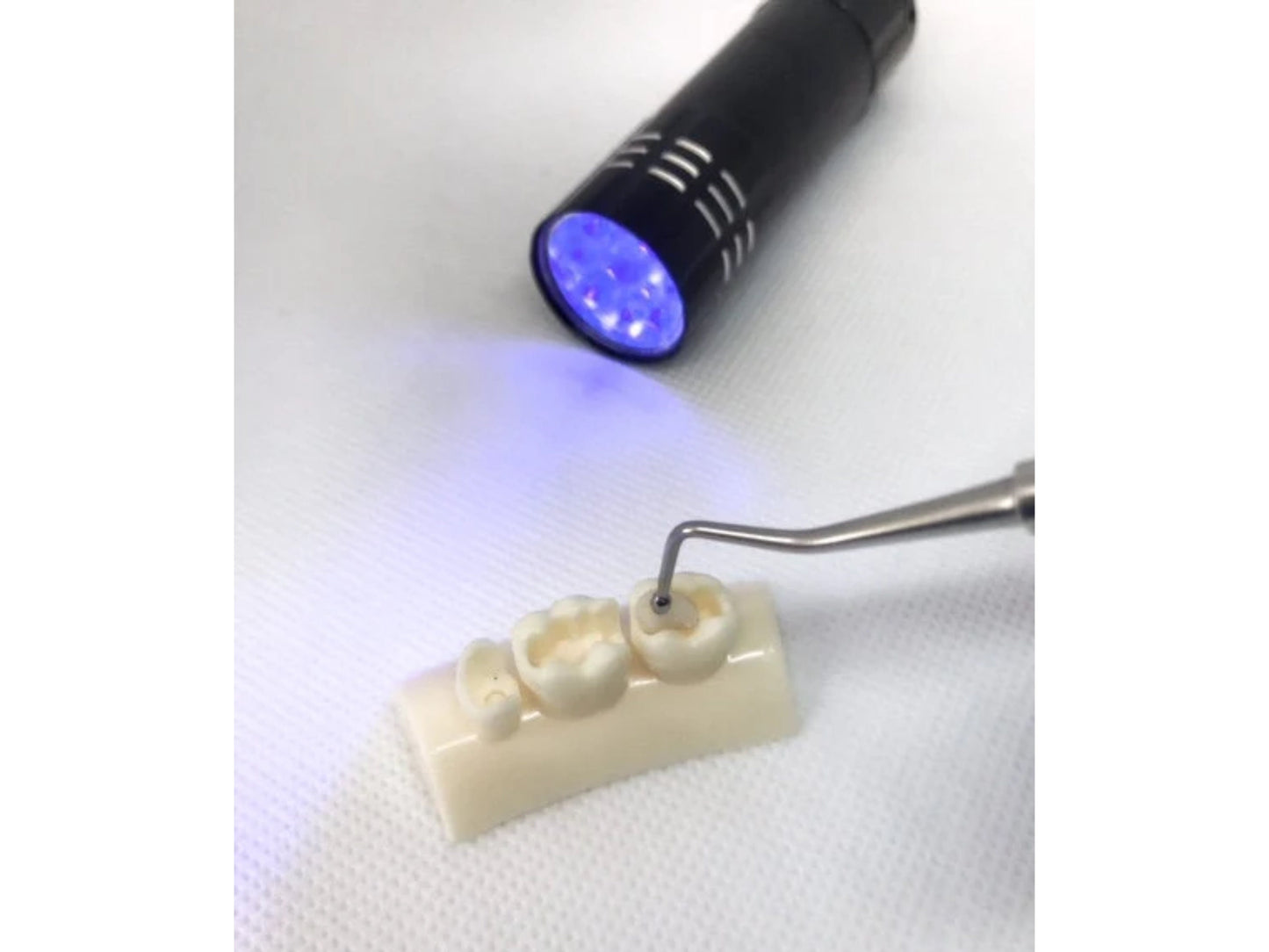 Chipped Tooth Filling Kit DIY Fix, Broken Teeth Emergency Repair Crafting Kit, Composite Filling (not a medical device)